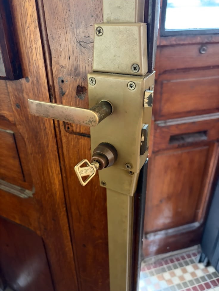 Serrure multipoints avec l’ancien cylindre, avant intervention